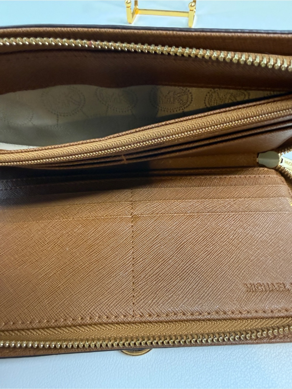 Michael Kors Hamilton Traveler Brown Saffiano Leather Wallet Gold Hardware | GUC - Picture 9 of 10